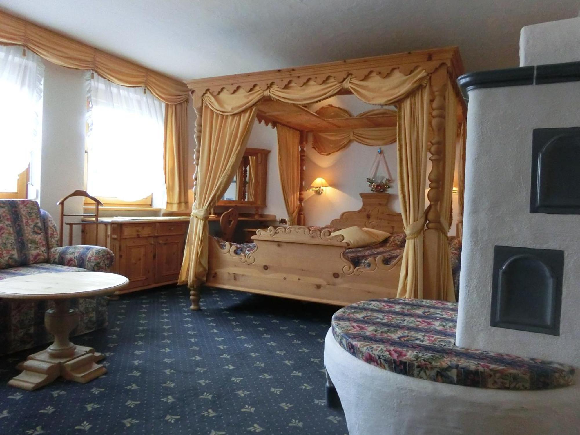 Garni Criss Aparthotel Colfosco Eksteriør bilde